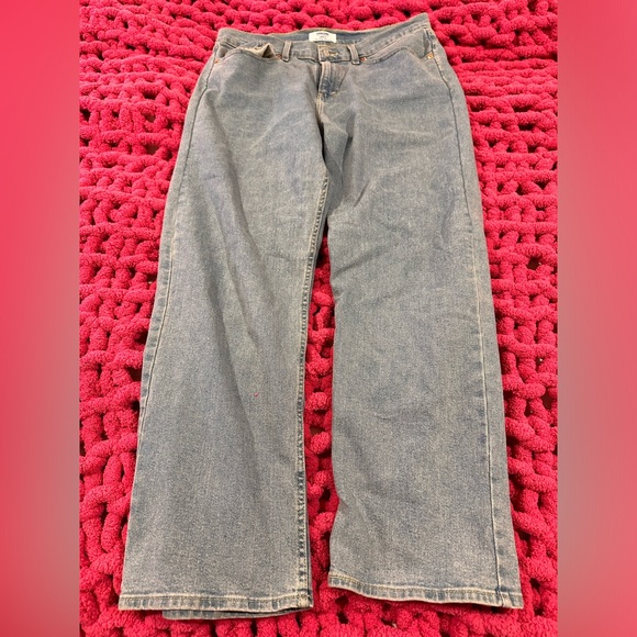 Denizen from Levi Mid-Rise 90’s Loose Straight Jeans - Picture 2 of 5
